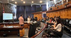 Estudantes conheceram as funções da Justiça Eleitoral e visitaram o Plenário do TRE-SP