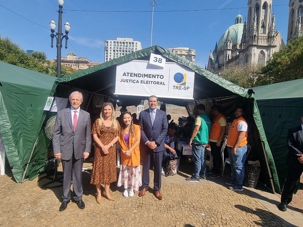 Foram oferecidos serviços como emissão de certidões e dispensa de multas; presidente do TRE-SP, ...